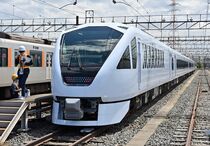 東武鉄道が新型「スペーシアＸ」公開 
