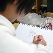 ＜５＞不登校が「当たり前」　家の床一面に“ごみ”