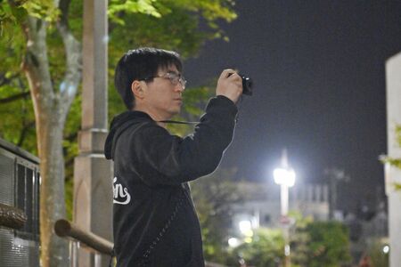 人がいない風景、撮り続ける　夜の宇都宮の「空白」に孤独な自分の姿重ねて