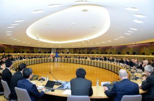 　１７日、ブリュッセルで開かれた日ＥＵ「防衛産業対話」の初会合（代表撮影・共同）