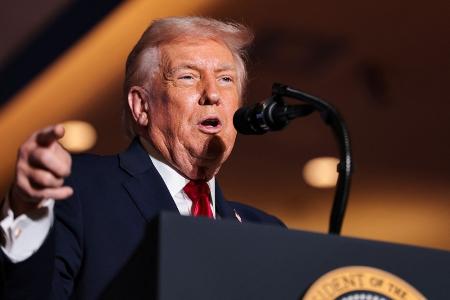 　昨年１２月、演説するトランプ大統領（ロイター＝共同）