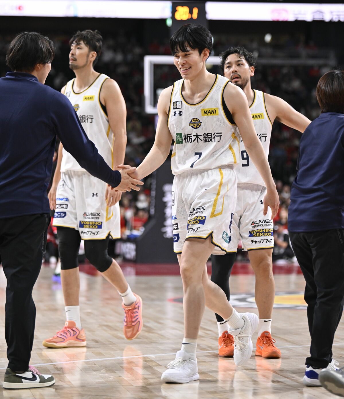 宇都宮ブレックス　比江島慎　ナンバーユニ　3XL 宇都宮ブレックス 比江島慎 ユニフォーム XL 6 HIEJIMA - メルカリ