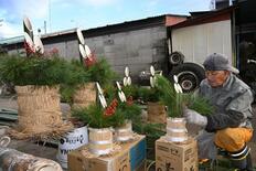 地元産材で５０年 門松作り今年も