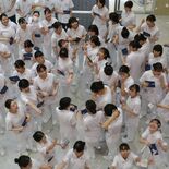 実習前に激励のフラワーシャワー　足利大看護学部で「誓願式」