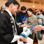 大田原の新酒、飲み比べ　５年ぶりに「市三つ蔵新酒発表会」　ファンら25…