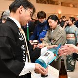 大田原の新酒、飲み比べ　５年ぶりに「市三つ蔵新酒発表会」　ファンら250人が堪能