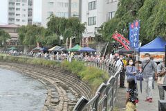 宇都宮の田川遊歩道に屋台ずらり　大学生らが「宮秋祭」開催
