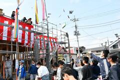 上棟式 もちまき楽しむ