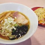 【ミヤコレ】スープ日替わり、納得の量　ラーメンと半チャーハン（福蛙）