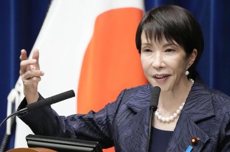 　新内閣が発足し記者会見する高市首相。「馬車馬」のように働けるか＝10月21日、首相官邸