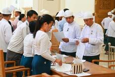 ミャンマー新議会招集