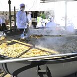 北関東最大級、大鍋囲んで芋煮汁堪能　下野で５年ぶり「東の飛鳥芋煮会」