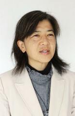 事実婚や同性カップルは子どもを望む権利がない？