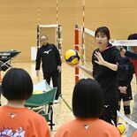 バレーボール元日本代表 大友愛さん　小山で中学生指導