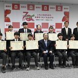 枯れ草火災、中学生がバケツリレーで鎮圧　生徒10人に感謝状　真岡市