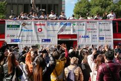 阪神、大阪で優勝パレード