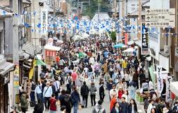 ＧＷ恒例の「有田陶器市」始まる