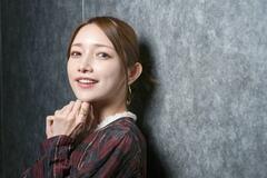 「昔より表情が柔らかくなった」後藤真希がデビュー２５周年記念アルバム