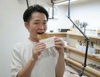まるで本物 木彫り食品