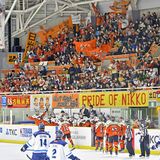 アイスバックス・下野新聞冠試合に2000人　序盤から追う展開、最後までエール