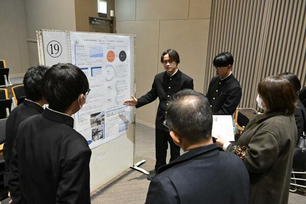 小ホールで行われたポスターセッション
