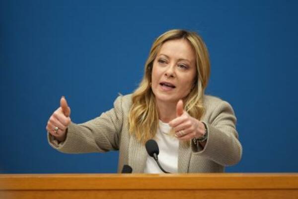 　記者会見するイタリアのメローニ首相＝９日、ローマ（ＡＰ＝共同）