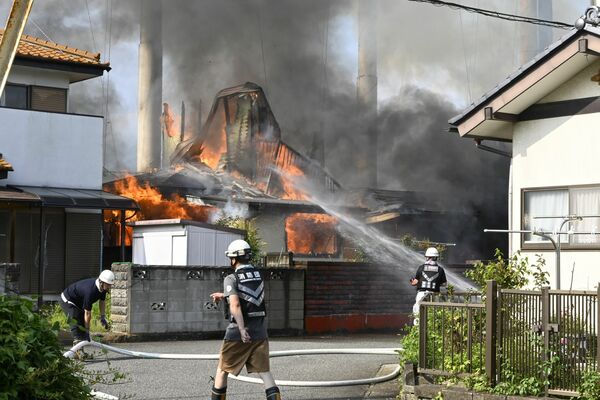 建物火災現場＝24日午後３時７分、那須塩原市沼野田和