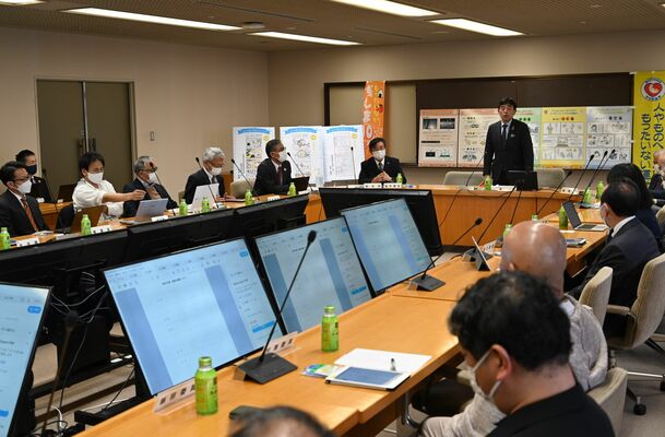 市役所で開かれた第１回市もったいない運動市民会議