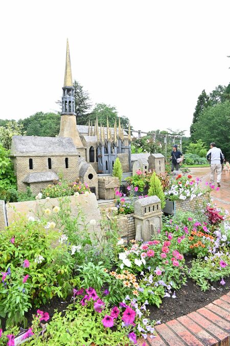 モンサンミッシェルをイメージした特別植栽展示