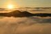 朝日に照らされた雲海＝６日午前５時30分、茂木町九石（６秒間露光）
