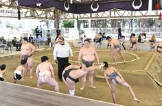 大田原市出身力士ら、地元で相撲教室 二子山親方などが子どもたちを指導、…