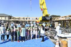 新園舎が着々 園児わくわく