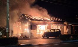 野木で貸家全焼 焼け跡から遺体