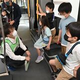 ＧＷ初日　好天恵まれ各地盛況　宇都宮で企画展やＬＲＴ乗り方教室　　大田原では小学生力士がわんぱく相撲