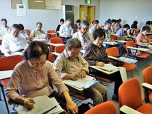 下野市国分寺公民館／記者の仕事など学ぶ