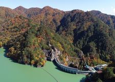 瀬戸合峡で紅葉見頃