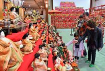 「真岡・浪漫ひな飾り」豪華絢爛に