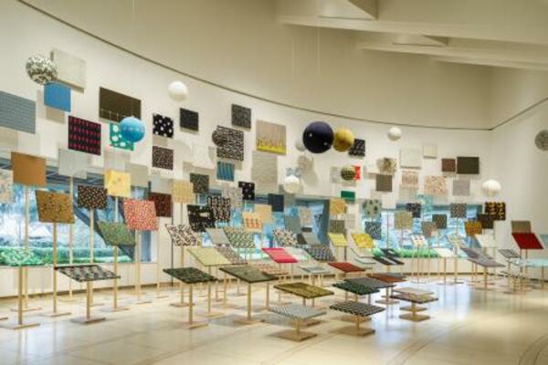 　「つぐ　ｍｉｎａ　ｐｅｒｈｏｎｅｎ」展を彩るインスタレーション「ｃｈｏｒｕｓ（コーラス）」＝東京・世田谷美術館（撮影：Ｍａｎａｍｉ　Ｔａｋａｈａｓｈｉ）（提供写真）