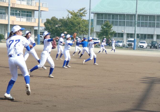監督の方針の通り、集中力高く練習に取り組んでいるのが印象的です