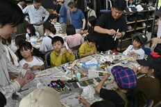 スノーピーク鹿沼で親子ら40人が紙飛行機作り　11月開催のアートフェス…