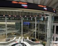 東証、午前終値は５万３２７４円