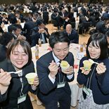 「サクレ」でギネス世界記録　350人が一斉完食　宇都宮でフタバ食品創業…