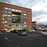 佐野市役所駐車場を有料化　来年１月から、終日利用可能に