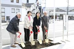 栃木駅周辺“花”やかに