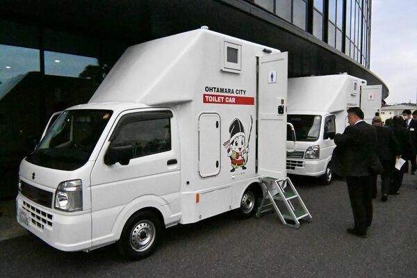 市が導入した小型トイレカー