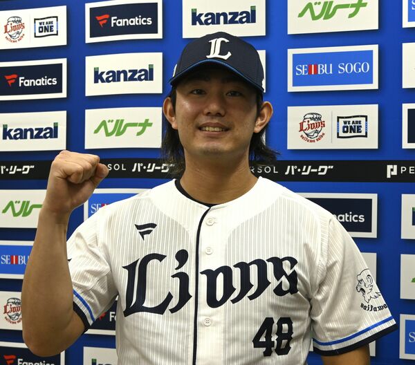 インタビューに応じた西武・今井=埼玉県所沢市上山口