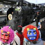 節分にちなみ特別なSL運行　東武鬼怒川線、乗客も“鬼”に