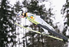 丸山８位、総合Ｖ争い後退