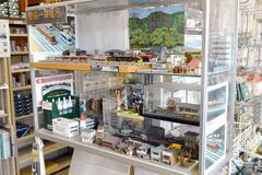 行く買う店レアな専門店