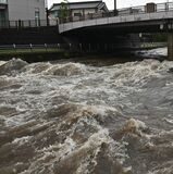 宇都宮など一時避難指示　交通の乱れ、停電相次ぐ　台風15号で雷雨【動画】